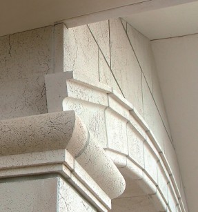 колонны из искусственного камня
